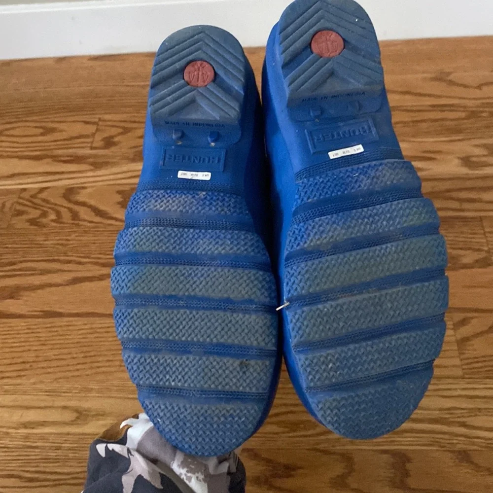 Blue hunter rain boots size 7 - Picture 6 of 9